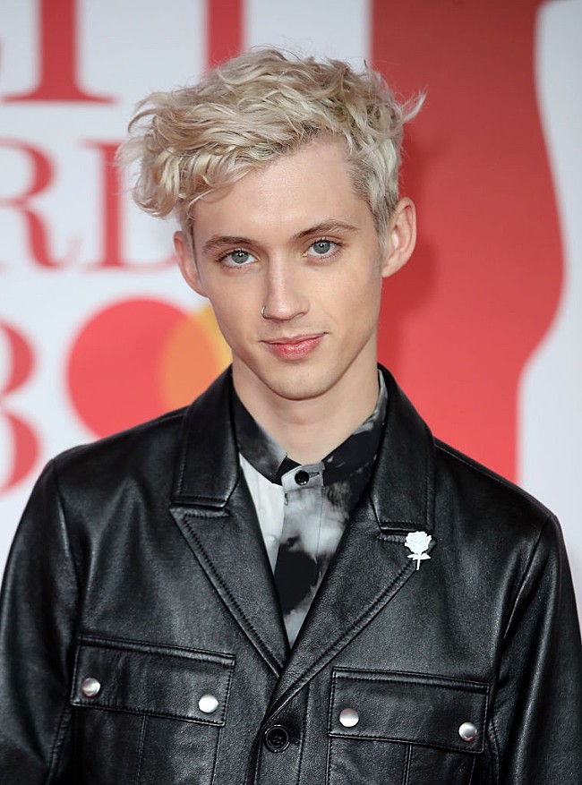 「トロイ・シヴァン、ラウヴとのコラボ曲「I’m So Tired」を1/24にリリース」1枚目/1