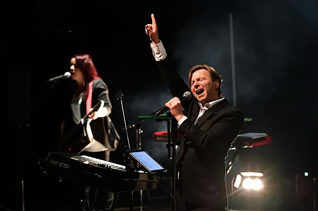 「今が“旬”のジョニー・へイツ・ジャズ！“スタイリッシュなパンク・ミュージック”に心揺さぶられる厳冬の夜」1枚目/12