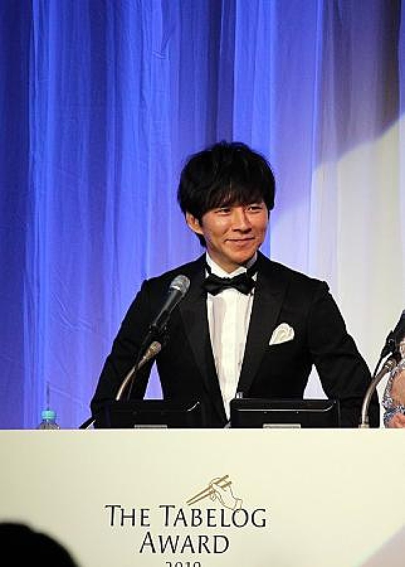 「渡部建、妻・佐々木希との外食明かす　長男連れて「乳児ＯＫな店に行きました」」1枚目/1