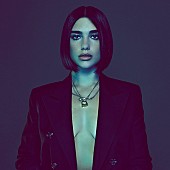 「デュア・リパ、新曲「スワン・ソング」MVで“戦う天使”に変身」1枚目/1