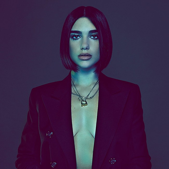 「デュア・リパ、新曲「スワン・ソング」MVで“戦う天使”に変身」1枚目/1