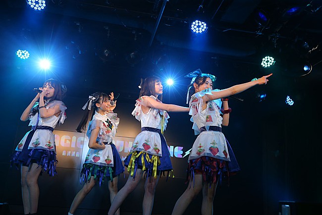 「顔面偏差値70以上、マジカル・パンチラインが定期公演で新MV初公開＆ビジュアル解禁」1枚目/11