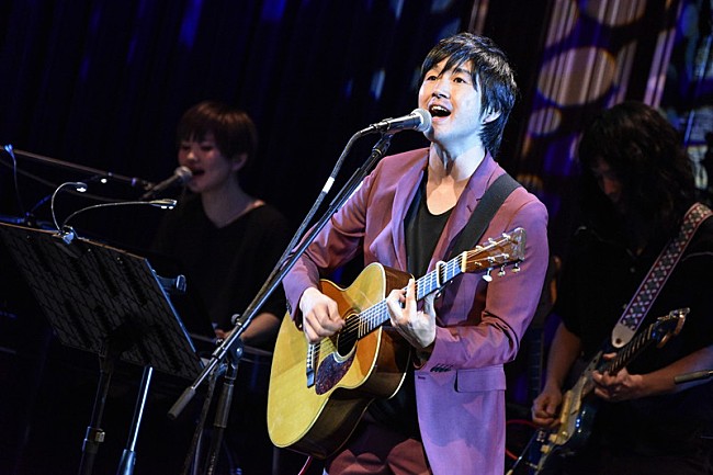 「藤巻亮太×本間昭光バンド、冬の名曲に始まり春の名曲でしめくくった【THE BLUE SESSIONS Vol.6】＜2/8修正＞」1枚目/12