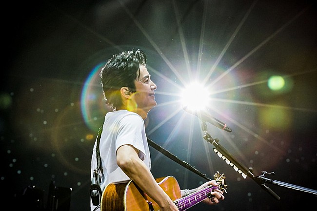 「福山雅治「50歳になりました！」、弾き語り＆バンドの2部構成【五十祭】」1枚目/5