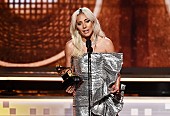 「【第６１回グラミー賞】レディー・ガガ＆ブラッドリー・クーパーの「Shallow」が＜最優秀ポップ・パフォーマンス（デュオ/グループ）賞＞受賞」1枚目/1