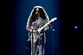 「【第６１回グラミー賞】5部門候補のH.E.R.がパフォーマンス、アルバムには日本人エンジニア参加」1枚目/1
