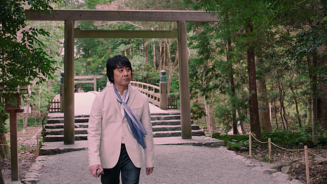 「山崎まさよし、伊勢神宮を参拝して新曲「回想電車」書き下ろし」1枚目/16