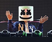 「マシュメロ、新曲MVでボリウッド映画をオマージュ　インド映画界の大物スターも出演」1枚目/1