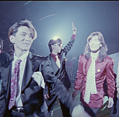 「TM NETWORKのデビュー35周年記念ブルーレイBOX発売へ、1994年東京ドームライブ完全版も初商品化」1枚目/8