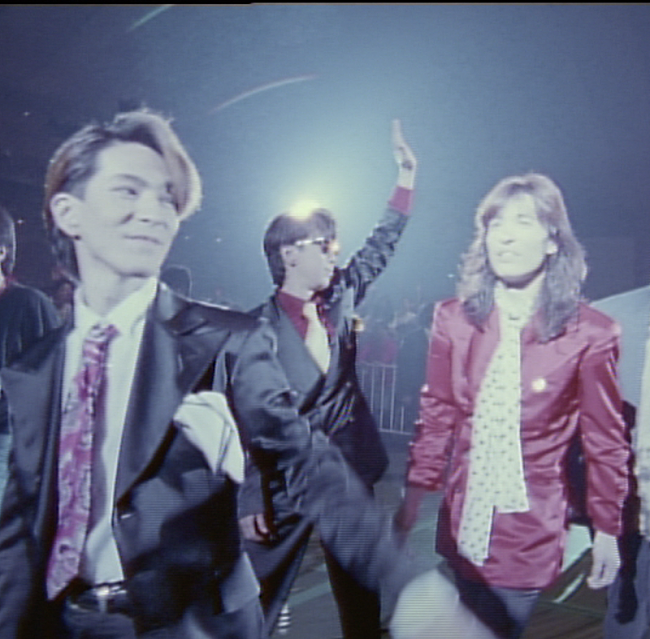 「TM NETWORKのデビュー35周年記念ブルーレイBOX発売へ、1994年東京ドームライブ完全版も初商品化」1枚目/8