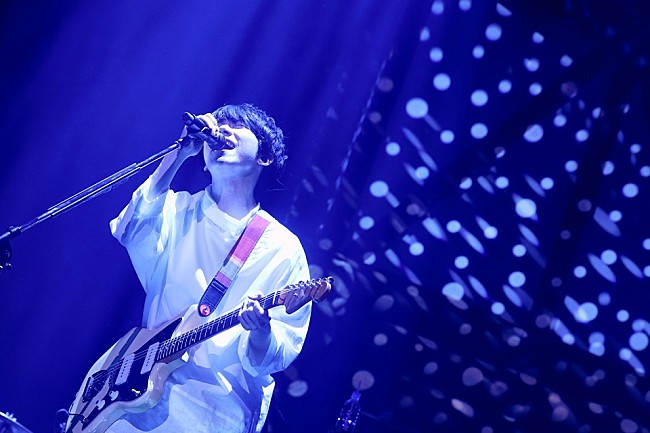 「sumika『Chime』ツアー開幕、初日武道館公演で1万人を魅了」1枚目/8