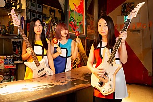 「少年ナイフ、新ALリリース後に恒例イベント20周年記念を開催」