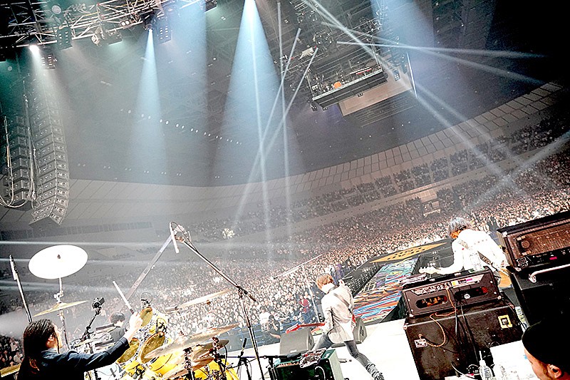 「[ALEXANDROS]の特番をスペシャでオンエア、横浜アリーナ公演＆初公開映像も」1枚目/1