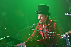 スキマスイッチの全編カバーライブツアー開幕、幅広いアーティストの