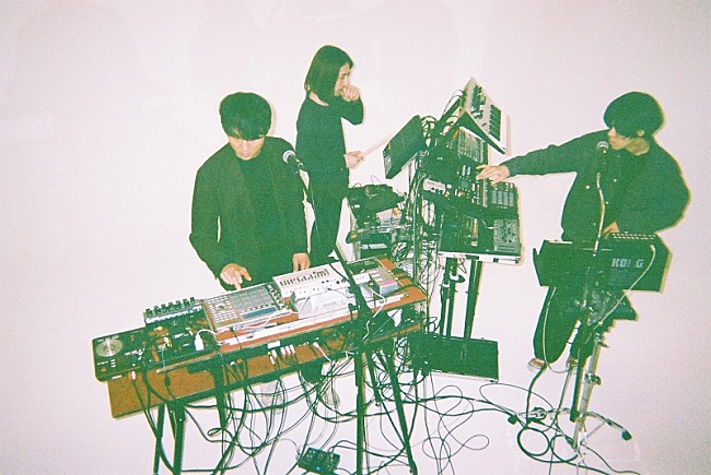 「avengers in sci-fi、ライブ会場限定CDより「Nowhere」「City Lights」スタジオライブ映像を公開」1枚目/2