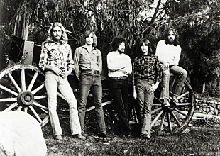 「イーグルス、名盤『ホテル・カリフォルニア』の再現ライブを今秋開催」