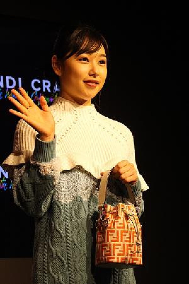 「桜井日奈子、ジャ－ジ－姿が多かった学生時代　「大人っぽく遊び心があるものに挑戦したい」」1枚目/1