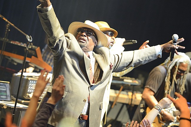 「＜コラム＞Pファンクの総帥、ジョージ・クリントンがいよいよ“最後の来日”――ソウル／ファンクのベテラン・アーティストたちの相次ぐ引退ツアー、その意味とは？」1枚目/1