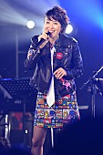「荻野目洋子、デビュー35周年記念ライブで、初のオールスタンディング！初披露の新曲を含む20曲の熱唱にファン大興奮」1枚目/10