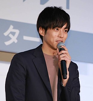 「松坂桃李、純粋な恋愛ものは「こそばゆい」　山本美月、大恋愛を「今も引きずっています」」