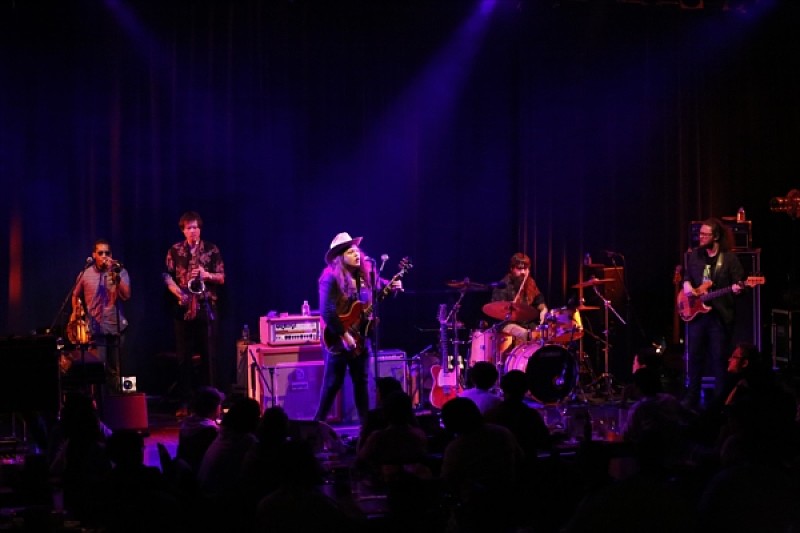 マーカス・キング・バンド、圧倒的な存在感とグルーヴを見せつけた大阪公演のレポートが到着