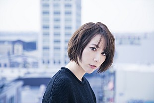 「藍井エイル、“反抗期”がテーマの新曲「グローアップ」MV公開」