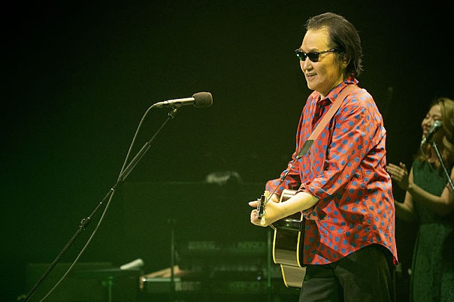 「＜ライブレポート＞井上陽水、50年の軌跡を辿るツアーでヒット曲を惜しみなく披露」1枚目/3