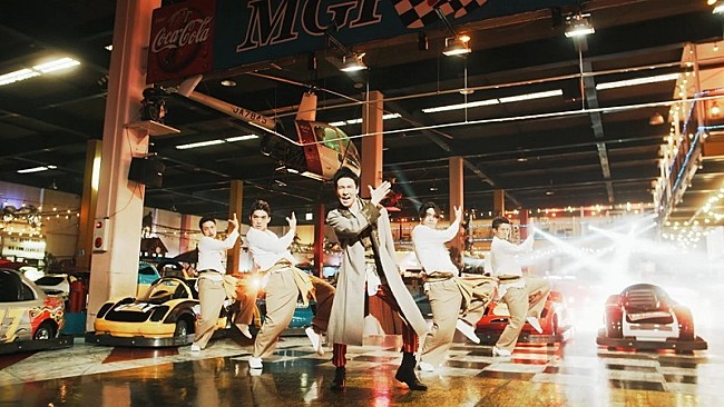 「郷ひろみ、ゲーセンやカラオケで大盛り上がり「JAN JAN JAPANESE」MV公開」1枚目/6