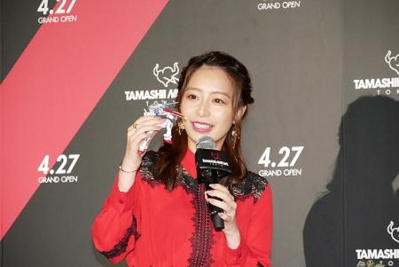 「元ＴＢＳ宇垣美里アナ、「アニメやマンガが活力」　ガンダムのフィギュアを手にご満悦」1枚目/1