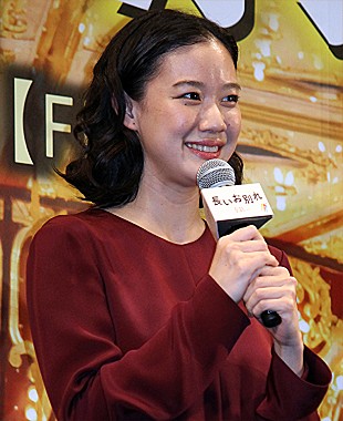 「蒼井優、“姉”竹内結子に感謝　「たくましい男前の先輩です」」