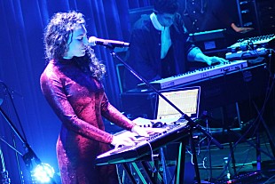 「＜ライブレポート＞ターリ、初単独来日公演を開催　公私に渡るパートナーであるホセ・ジェイムズも登場」