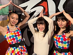 「WAY WAVEと加納エミリが“江ノ島爆走ギャルズ”結成、7インチ・シングルを緊急発売」