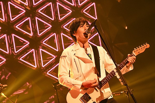 「“一度諦めた場所へ、もう一度”　flumpool復帰後初ツアーで「ただいま！」」1枚目/8