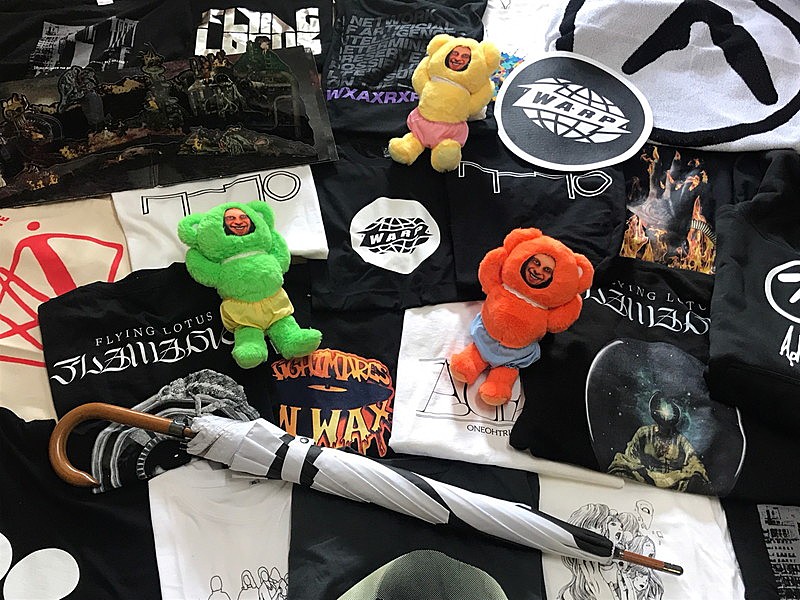 「エイフェックス・ツイン/ブライアン・イーノら所属「WARP」、ポップアップストアが6/8より2日間限定オープン」1枚目/10