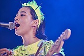「のん、新AL発売ライブで700人のファンを魅了する圧巻のパフォーマンスを披露」1枚目/7
