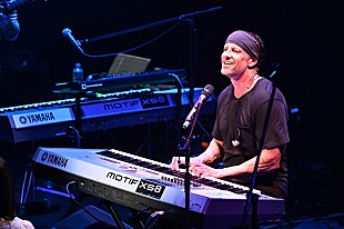 「ダニエル・パウター、7年ぶりに来日公演開催　ReoNaも登場した東京公演の模様をレポート」