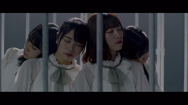 日向坂46「日向坂46、癒し系メンバーがユニット曲「Cage」MVでエモーショナルなダンス」1枚目/12