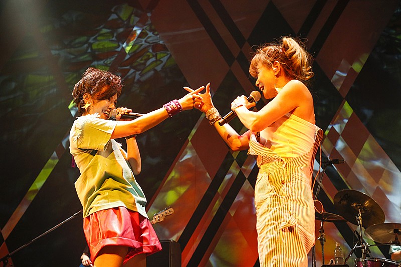 「相川七瀬、恒例の7月7日ライブに中村あゆみがサプライズ登場＆ANNAとして初パフォーマンス」1枚目/5