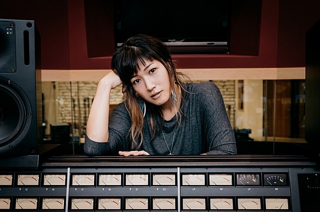 「BONNIE PINK、デビュー25周年イヤー突入目前にビルボードライブでプレミアム・クラブ・ライブを開催」1枚目/1