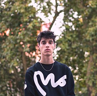 「ジョナス・ブルーが絶賛する17歳のアダム・ロムが2ndシングル『CURSE』をリリース　初来日も決定」