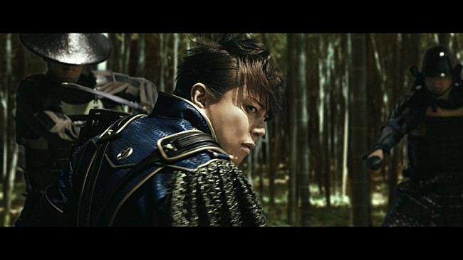 「西川貴教、西洋と和を融合した消臭男士に変身」1枚目/2