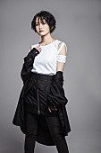 「山本彩、2ndシングルのタイトル＆新アー写真＆ジャケ写を公開」1枚目/4