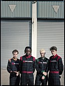 「black midi、来日ツアー東京公演のサポートアクトにDos Monos出演決定」1枚目/4
