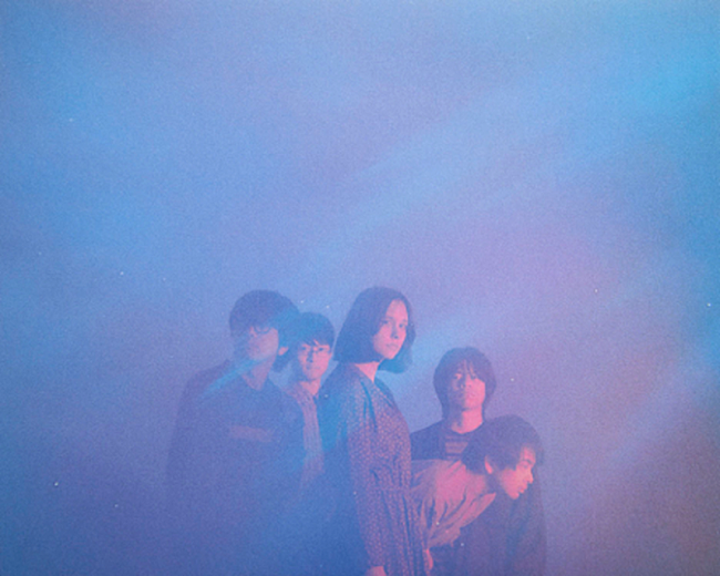 「For Tracy Hyde、トリプル・ギター編成の3rdアルバム発表」1枚目/1