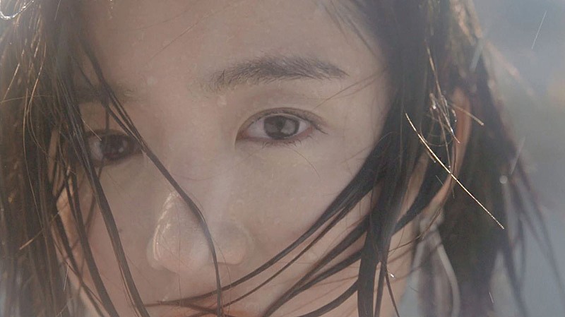 杏沙子、「ファーストフライト」MVをYouTubeでプレミア公開＆本人登場も