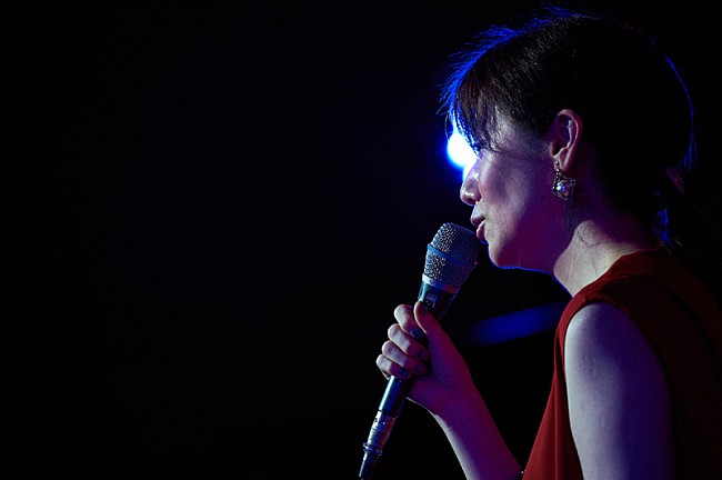 「柴田淳、カバーアルバム『おはこ』発売記念イベント開催＆“十八番（おはこ）”曲初披露【ライブレポ】」1枚目/3