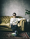 「Hilcrhyme、3人の失恋ストーリーを描く「事実愛 feat. 仲宗根泉（HY）」MVのエピソード1公開」1枚目/2