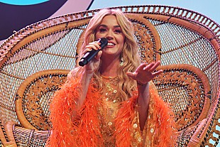 「ケイティ・ペリー、新曲「スモール・トーク」のリリースを予告」