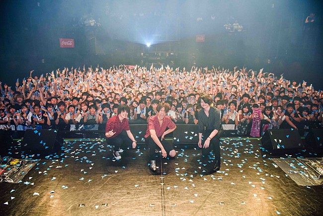 「[ALEXANDROS]、アクエリCMソング「月色ホライズン」や「ワタリドリ」などでイベント大盛況」1枚目/9