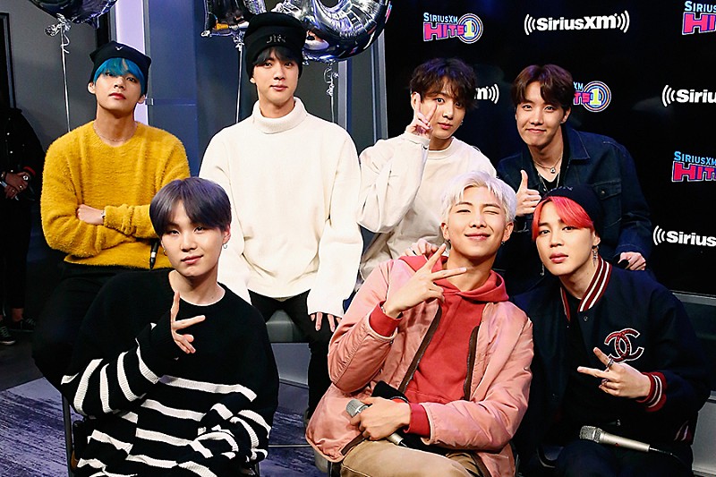 「BTSのメンバー、釣りや美術館巡りなど休暇を楽しむ様子をツイート」1枚目/1